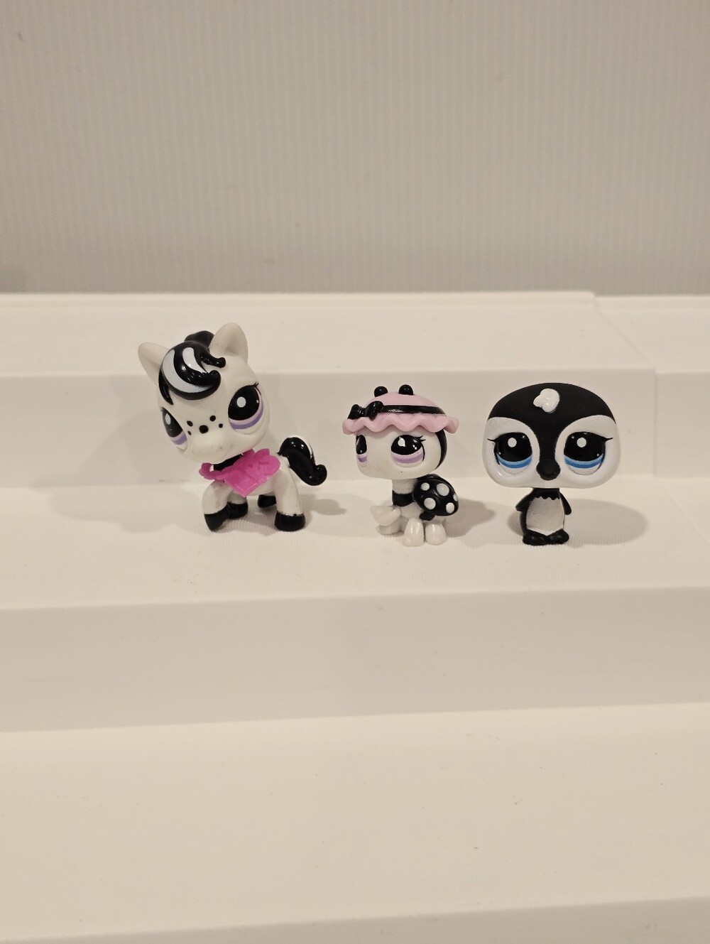 Littlest Pet Shop LPS  Blythe Fashion Shoot Black and White Figure Set
